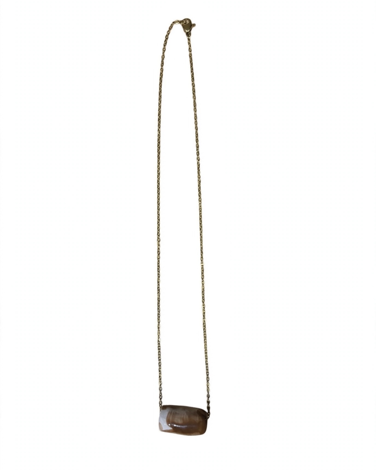 colgante-tierra-ceramica-artesanal-marron-chocolate-cadena-dorada-sendero-eleven-atelier-acero