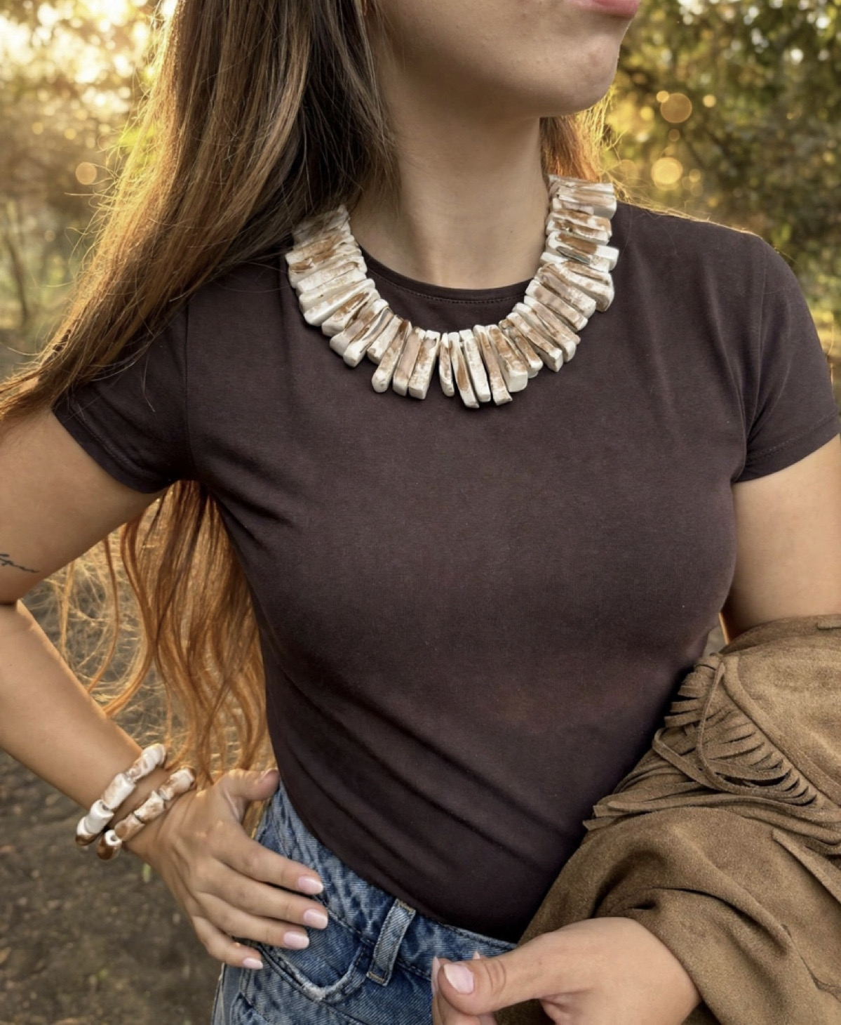collar-ceramica-artesanal-corteza-eleven-atelier-marrón