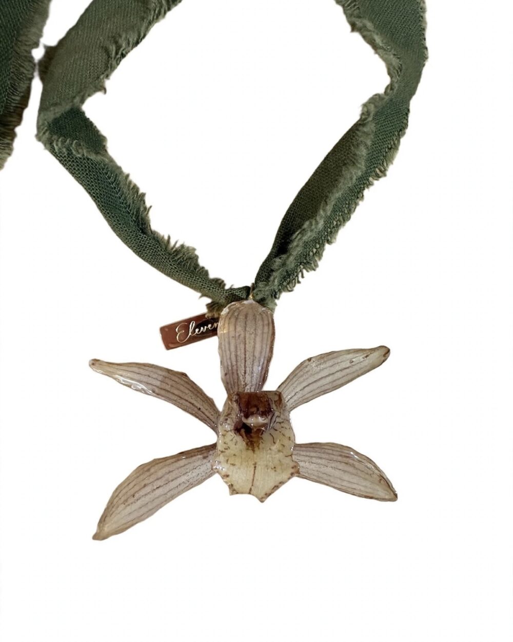 Collar Hojarasca